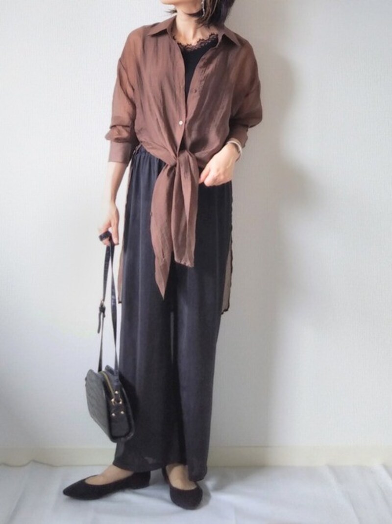 ブラックは毎日でも履けるベーシックさが嬉しい　出典：WEAR