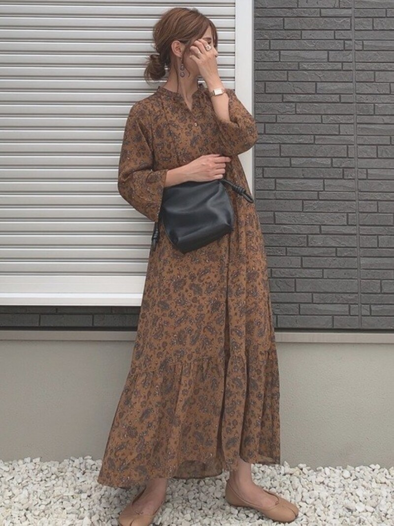 甘めの花柄より落ち着いていて大人にぴったり　出典：WEAR