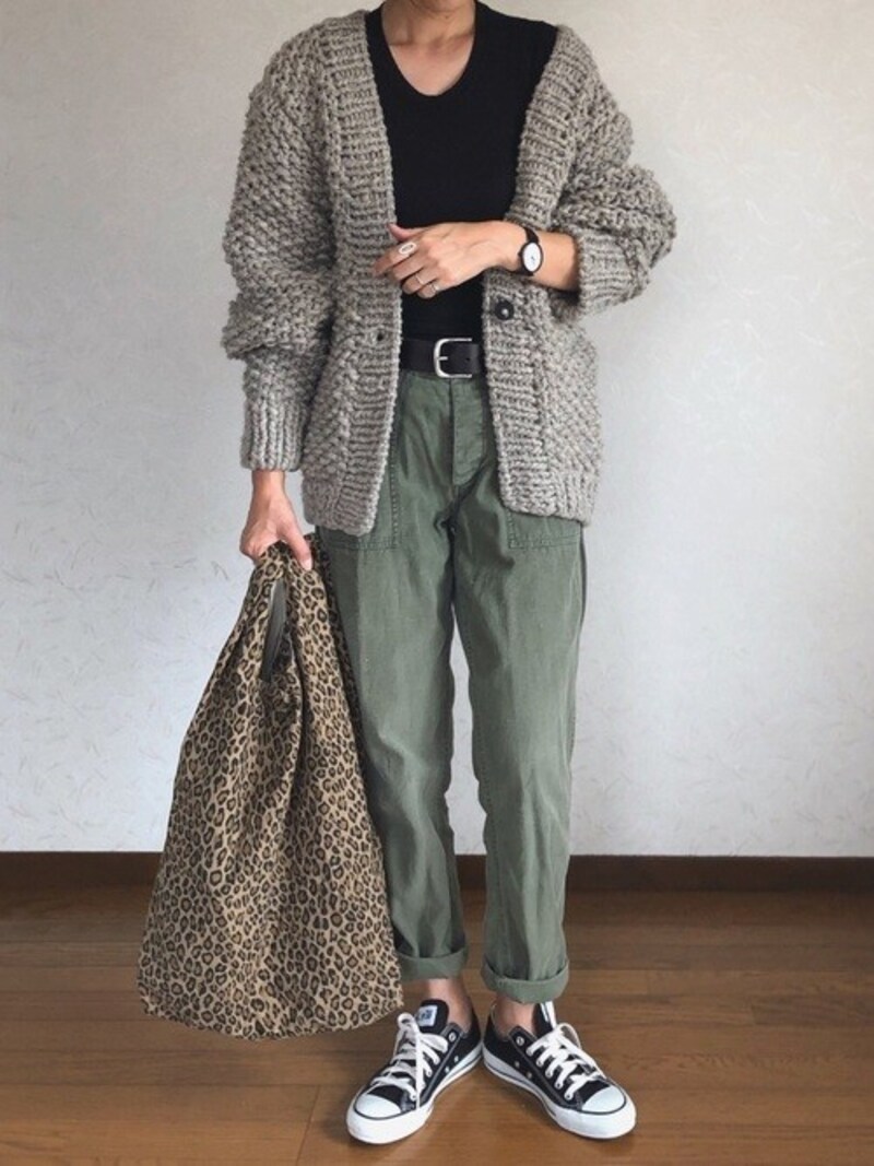 メンズっぽい色使いとも相性よし　出典：WEAR