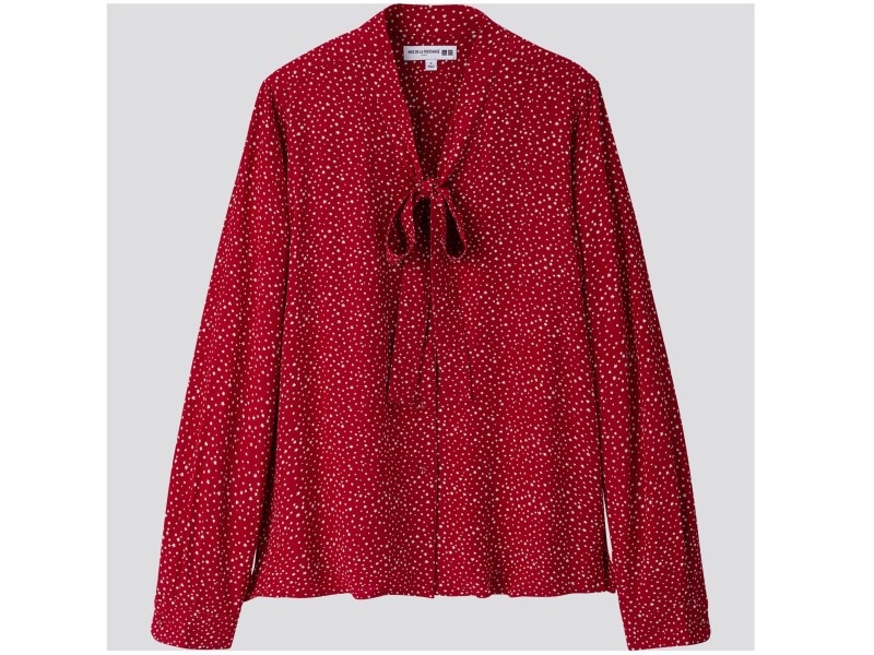 ユニクロ　レーヨンボウタイブラウス　2990円（税抜）