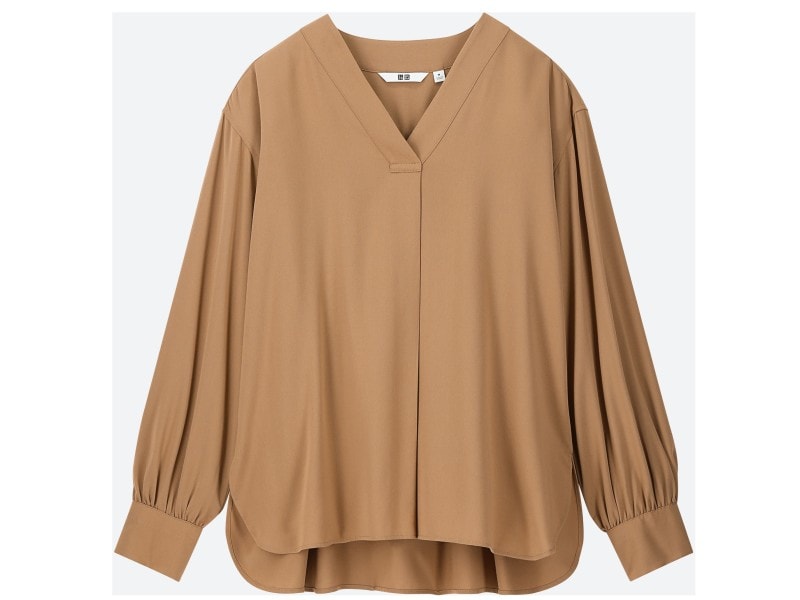 ユニクロ　レーヨンブラウス　1990円（税抜）