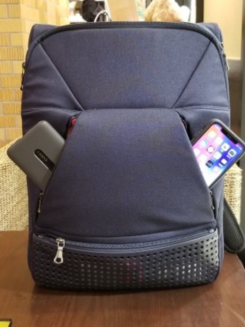 ひらくPCリュック