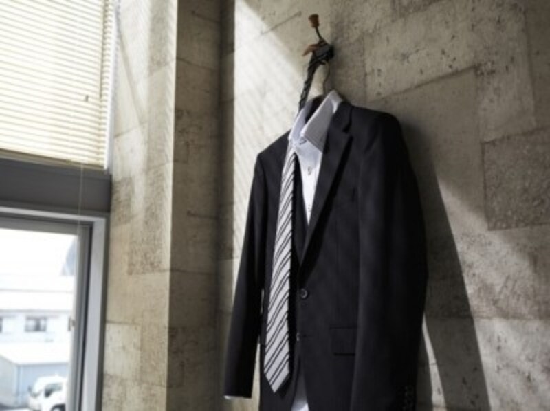 謝罪・お詫びの仕方 謝罪メールの書き方 謝罪の場面での服装・色