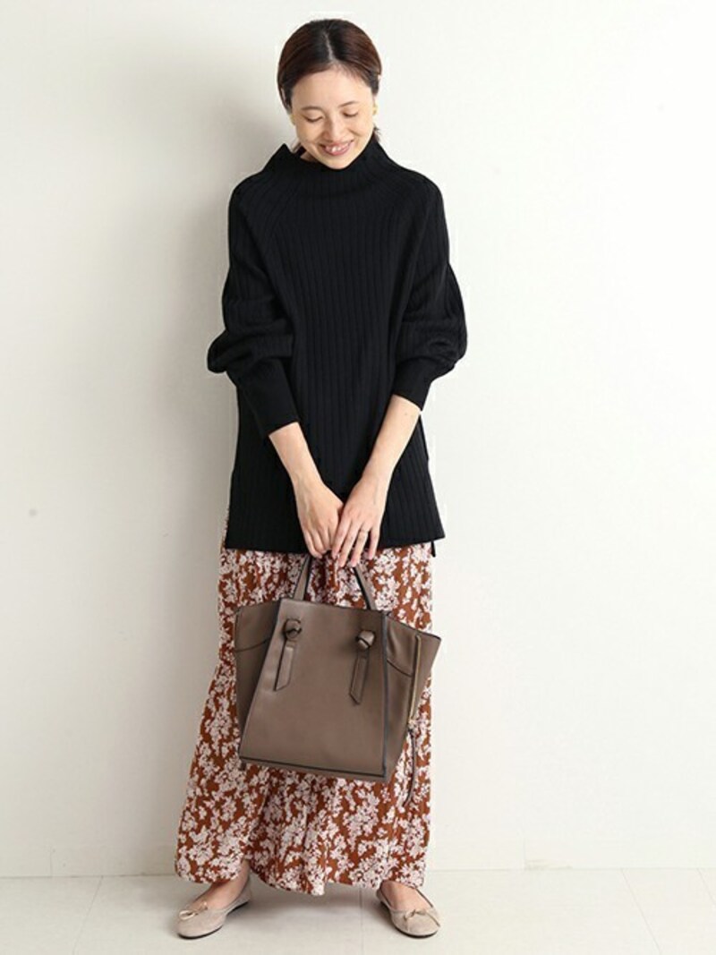 気になるお腹周りも隠れておしゃれにも見える、一石二鳥コーデ　出典：WEAR