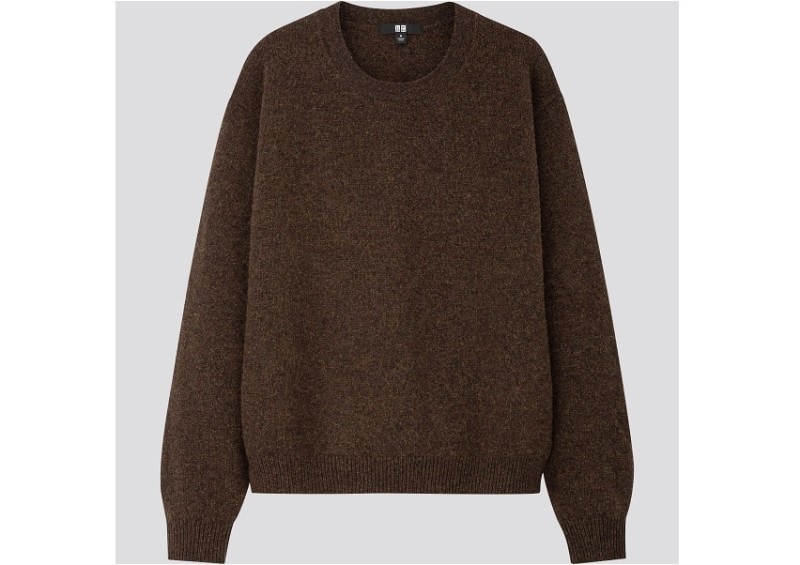 ユニクロ　プレミアムラムクルーネックセーター　2990円（税抜）