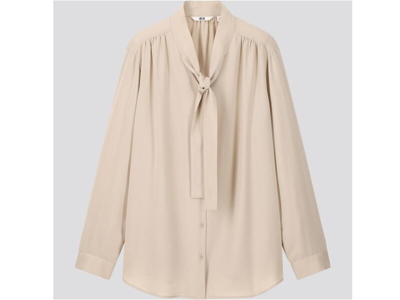 ユニクロ　レーヨンボウタイブラウス　1990円（税抜）