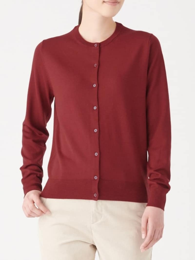 無印良品　ウールシルク洗えるクルーネックカーディガン　3990円（税抜）