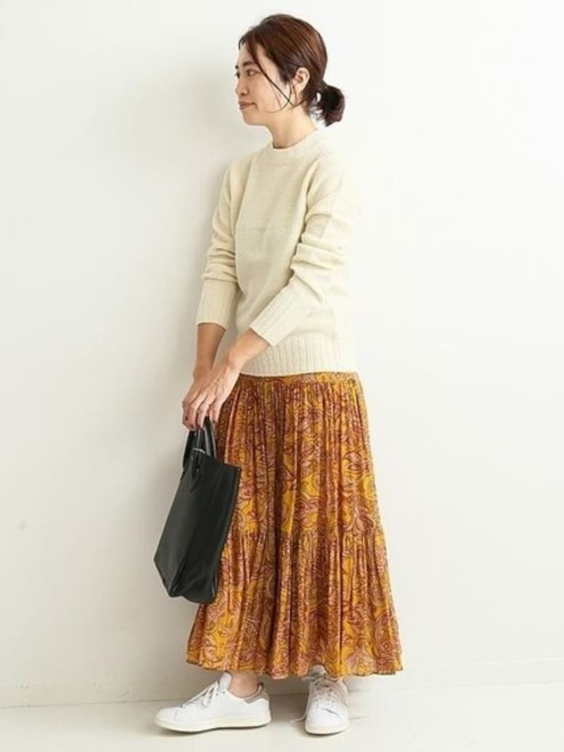 ボリュームがでがちな柄スカートもすっきり着られる　出典：WEAR