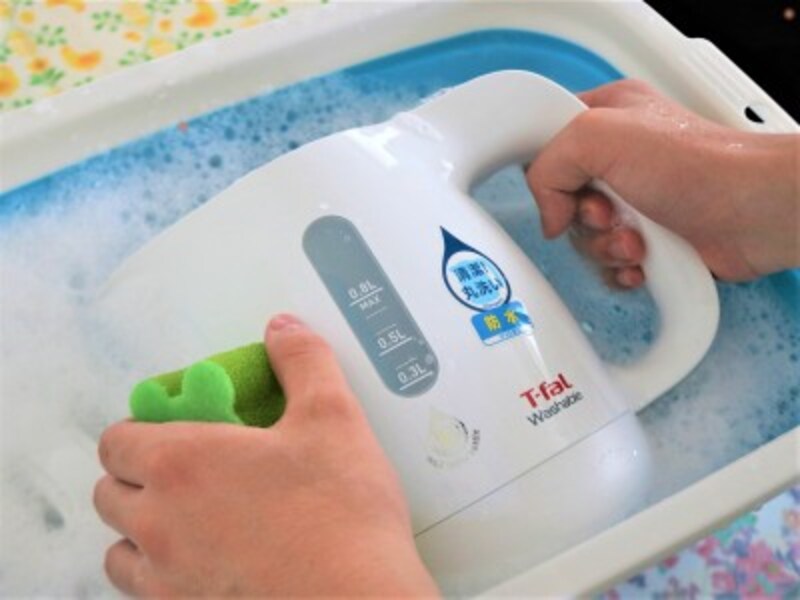 洗剤を付けて水洗いしても平気です！