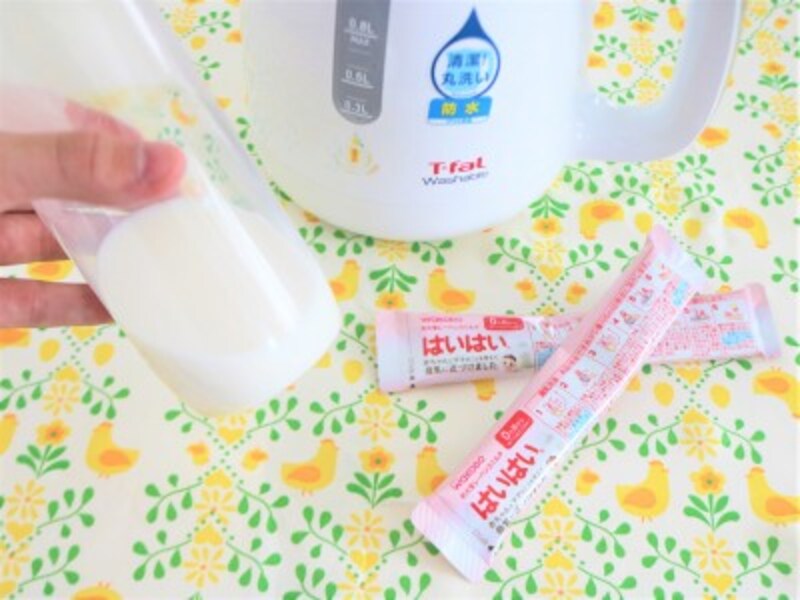 赤ちゃんの粉ミルクのお湯は清潔な電気ケトルで沸かしましょう。