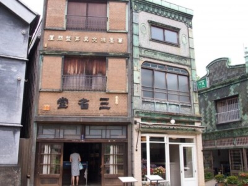 江戸東京たてもの園の、下町の街並み。建物内も見学できる