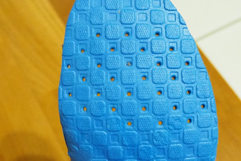 ニューバランス,スニーカー,インソール,通気口,足の蒸れ,足の臭い