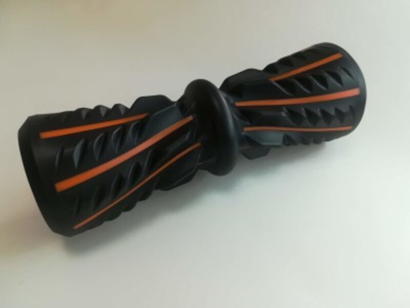 「MTG シックスパッド　フットローラー（SIXPAD Foot Roller）」は、3種の突起で足裏を刺激し、筋肉を緩めてセルフストレッチを叶えます