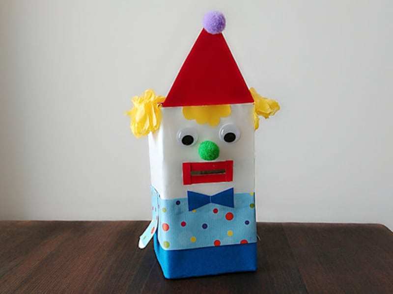 牛乳パックで簡単工作！貯金箱