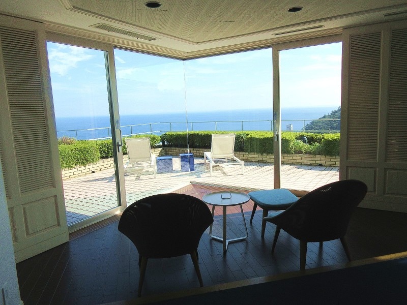 星野リゾート リゾナーレ熱海 全室オーシャンビューで圧倒的な眺望。テラスが設けられている部屋も