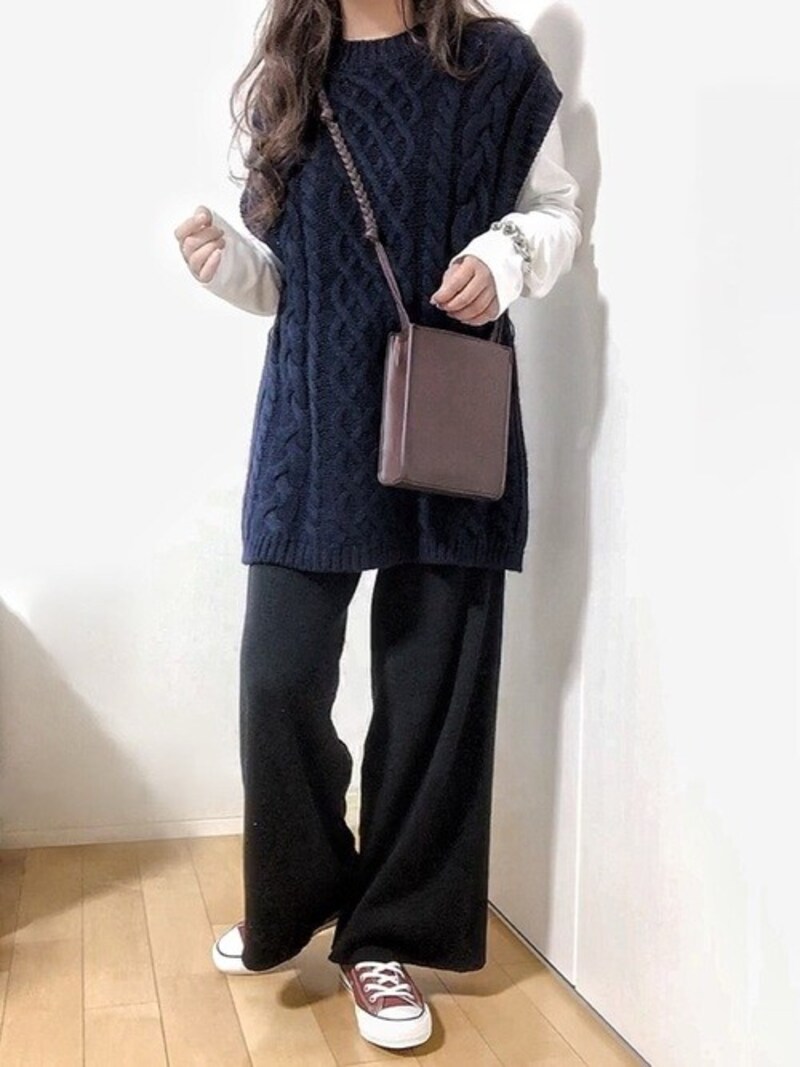 GU ケーブルニットベスト 1990円（税抜）