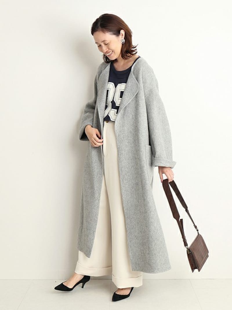 一枚仕立てで軽やかなリバーコートは今年のトレンド　出典：WEAR