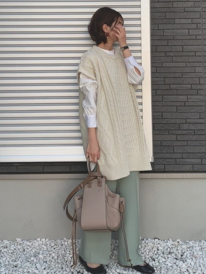 お腹もヒップもゆったり隠せて体型カバーにも効果アリ　出典：WEAR