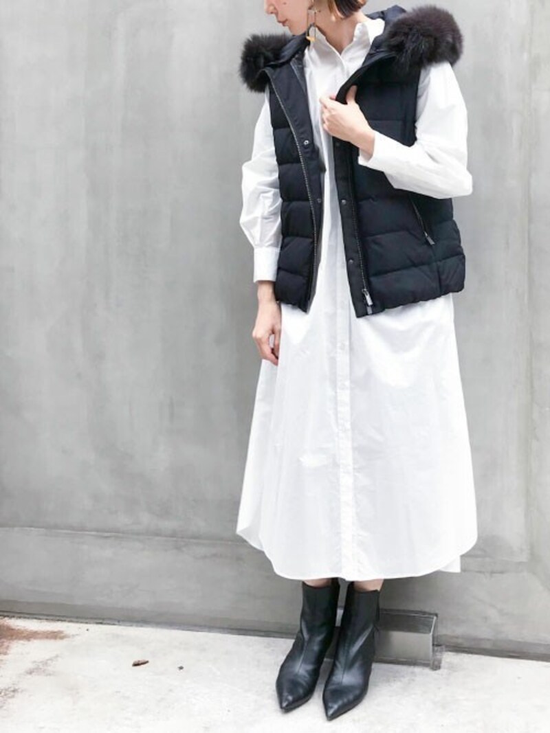 あえてシャツワンピースなどに重ねてミックス感を楽しむのもおすすめ　出典：WEAR