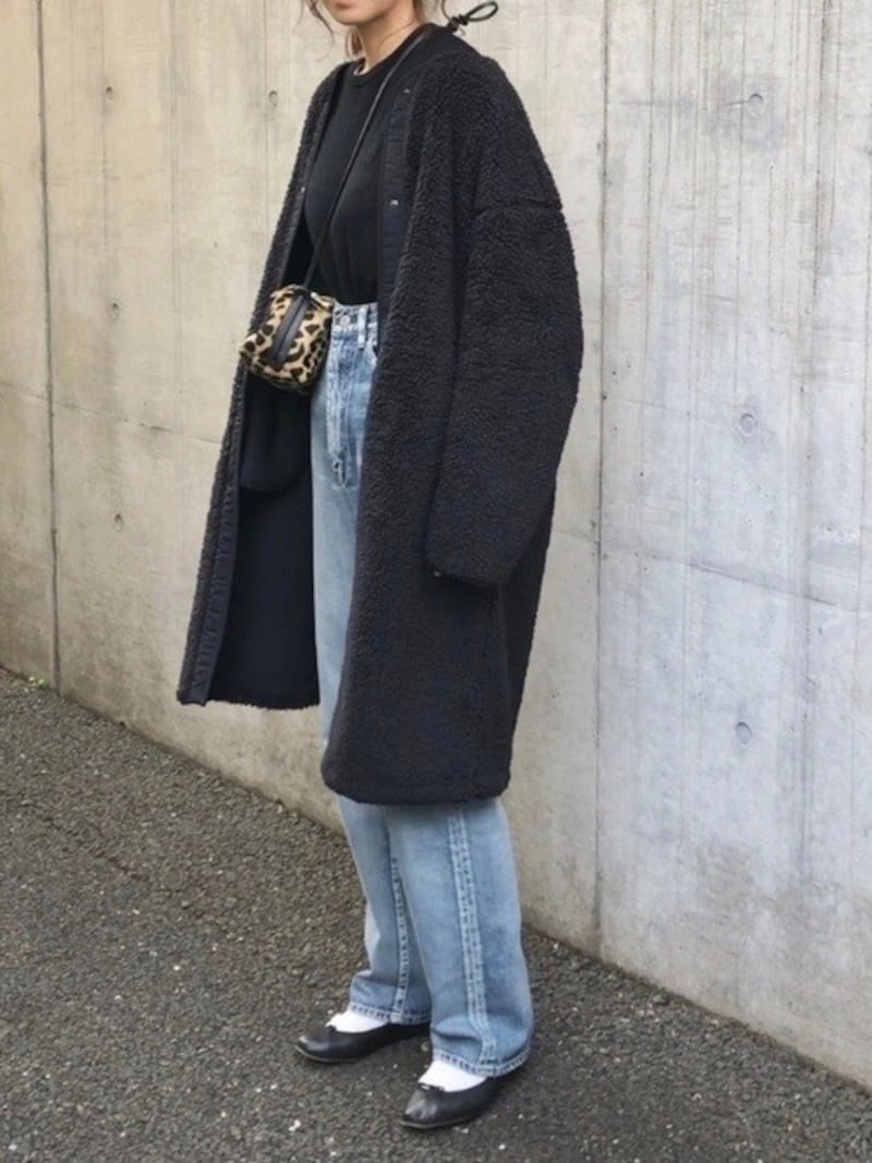 明るい水色のデニムで抜け感をプラス 出典:WEAR