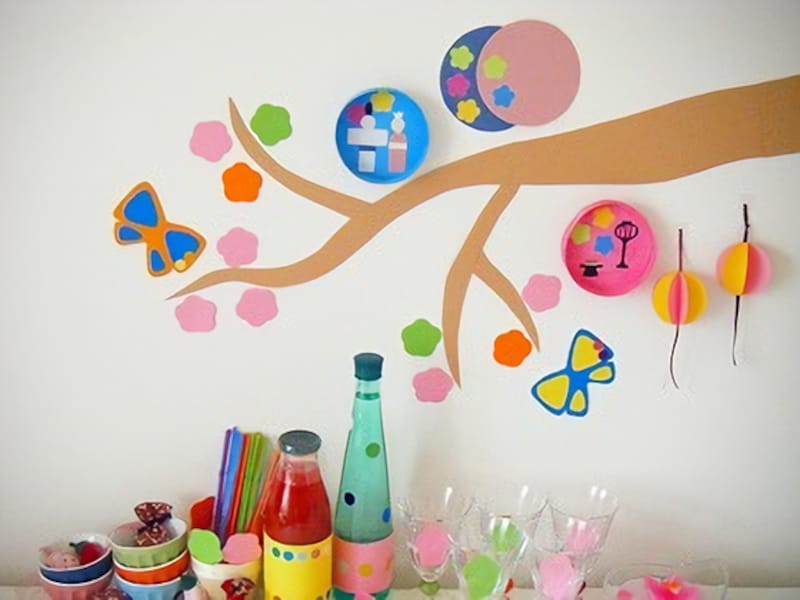 ウォールステッカーでお雛様製作！部屋の壁を手作りお雛様・お内裏様で飾りつけ