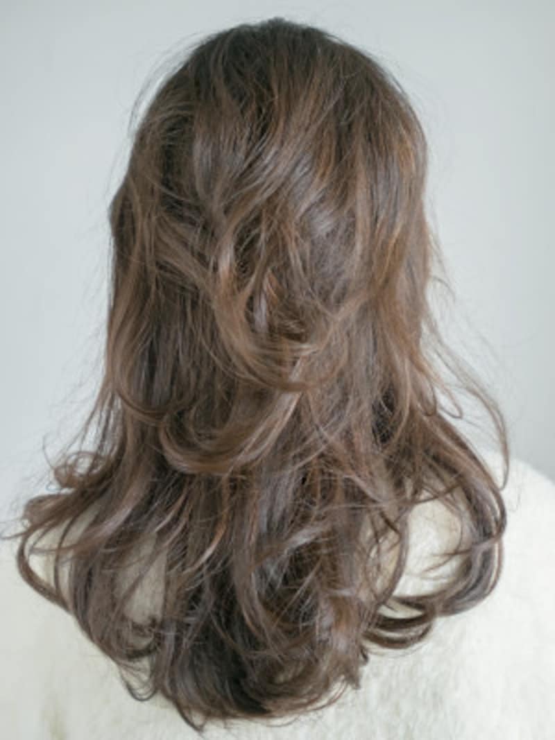 髪の表面をトップから巻く