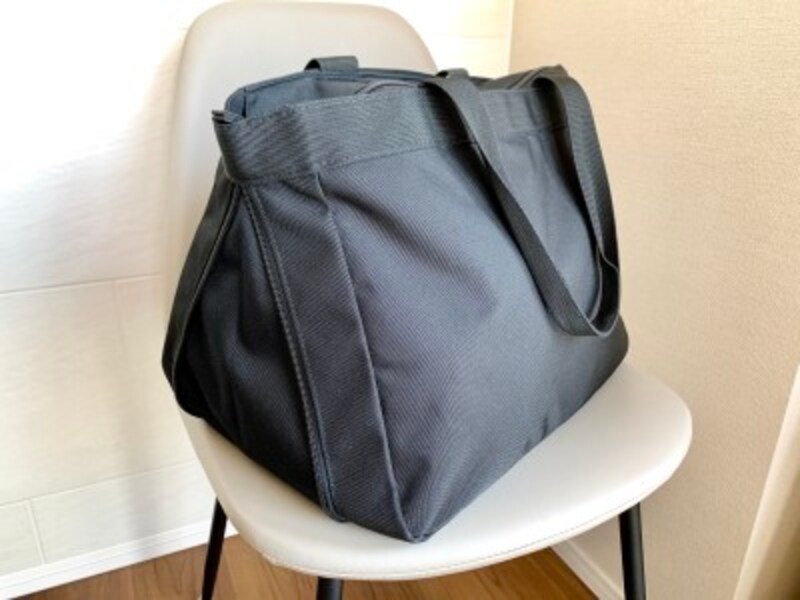 マチを広げると最大29cm