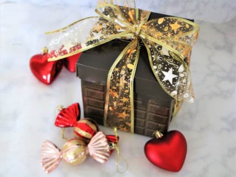 キャンドゥ・リボン（金）金のリボンはプレゼントが高見えします。
