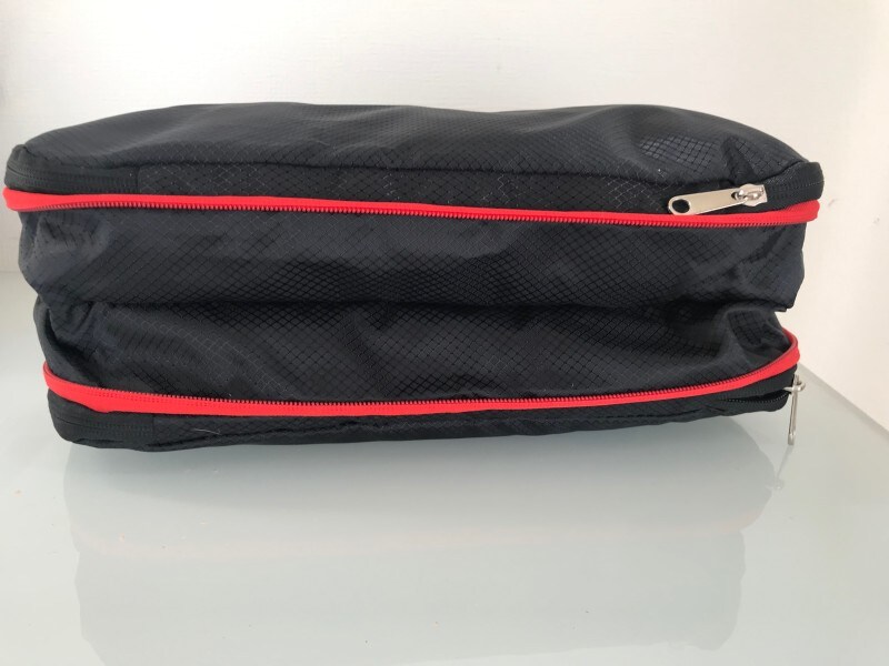 圧縮トラベルポーチの第一段階