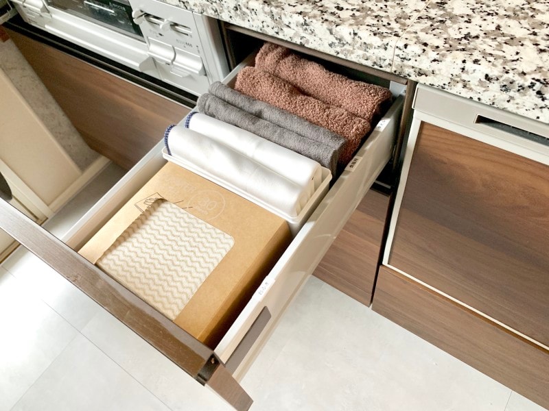 調理スペースに近い引き出し内に収納