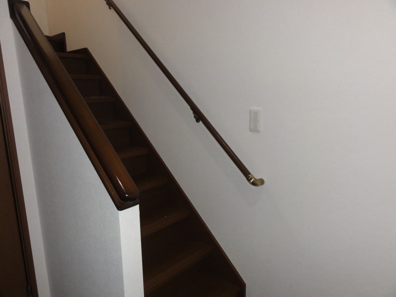 階段周辺にはコンセントがない場合が多い。