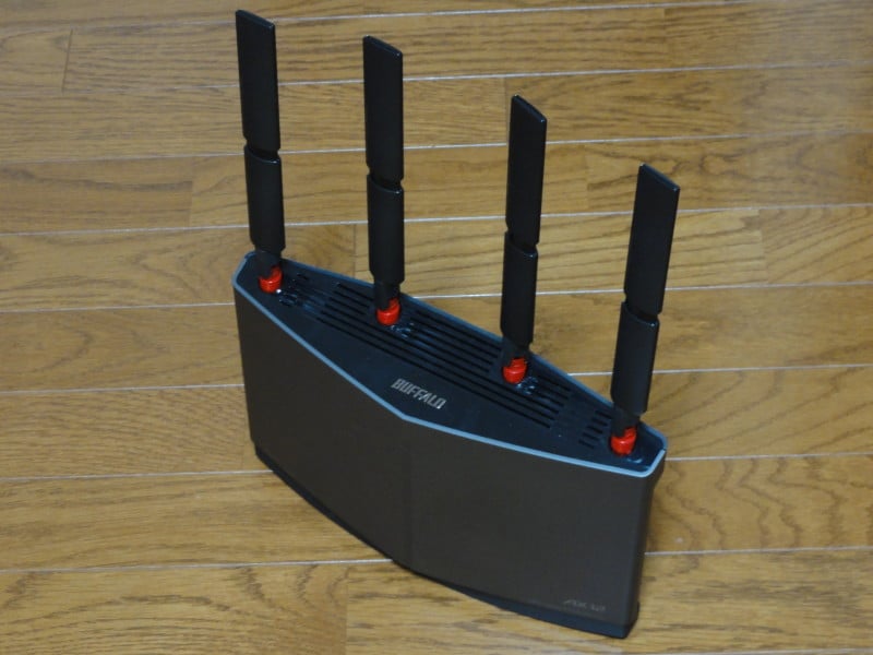 多くの無線LANには中継機能がある。ただし、切替式でルータ機能と一緒には利用できない。