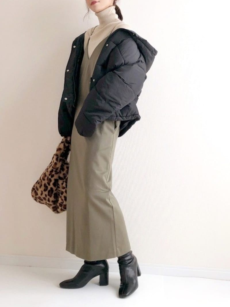 メンズっぽい黒のショートダウンはコーデも重要　出典：WEAR