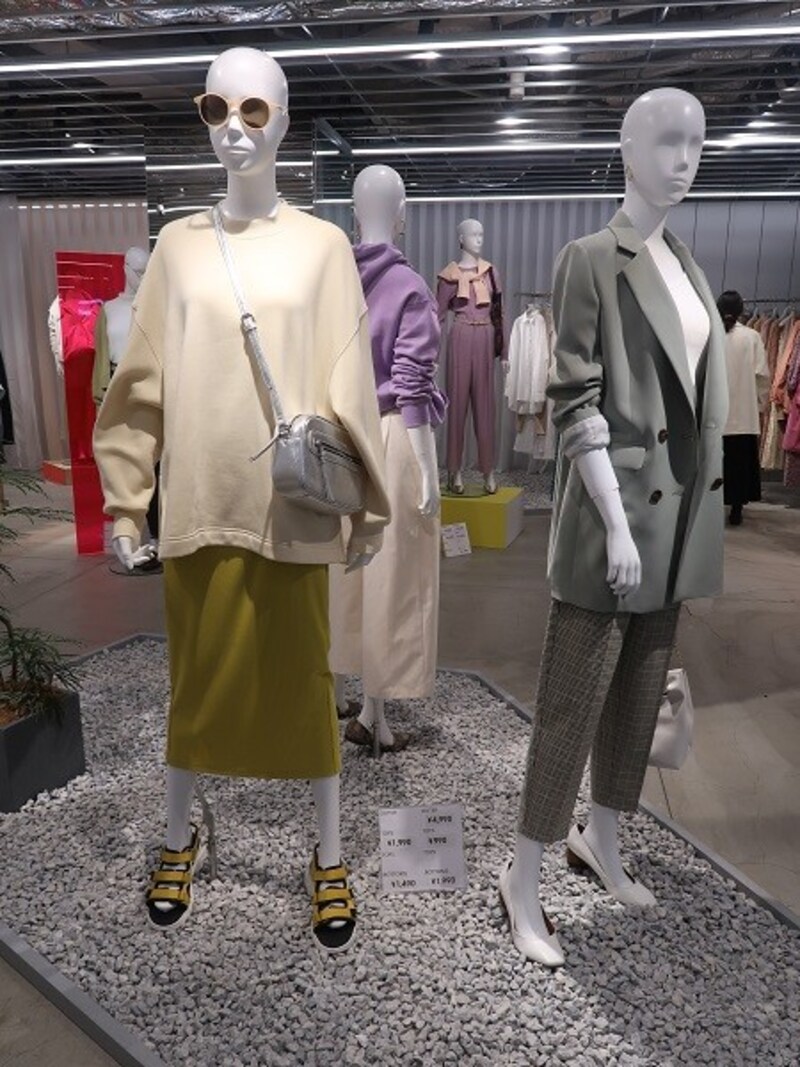 ピスタチオカラーなどグリーン系は日本人によく似合う色味だそうです