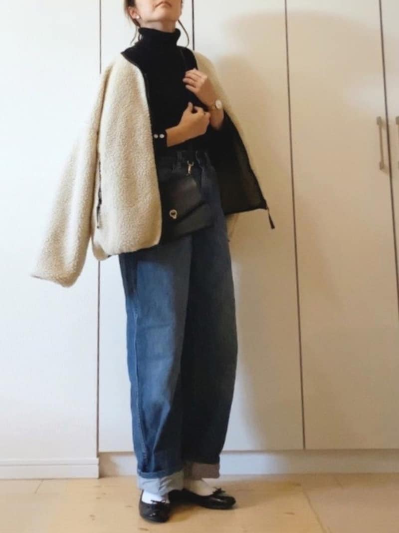 タイツも楽々重ね履きできそう! 冬も使える「ワイドフィットカーブジーンズ」  出典:WEAR