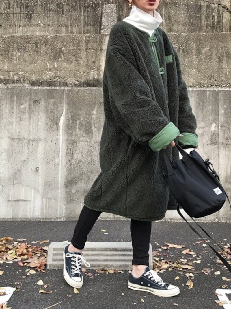 ユニクロメンズの「タートルネックT」は首元もたっぷりゆとりあり　出典：WEAR