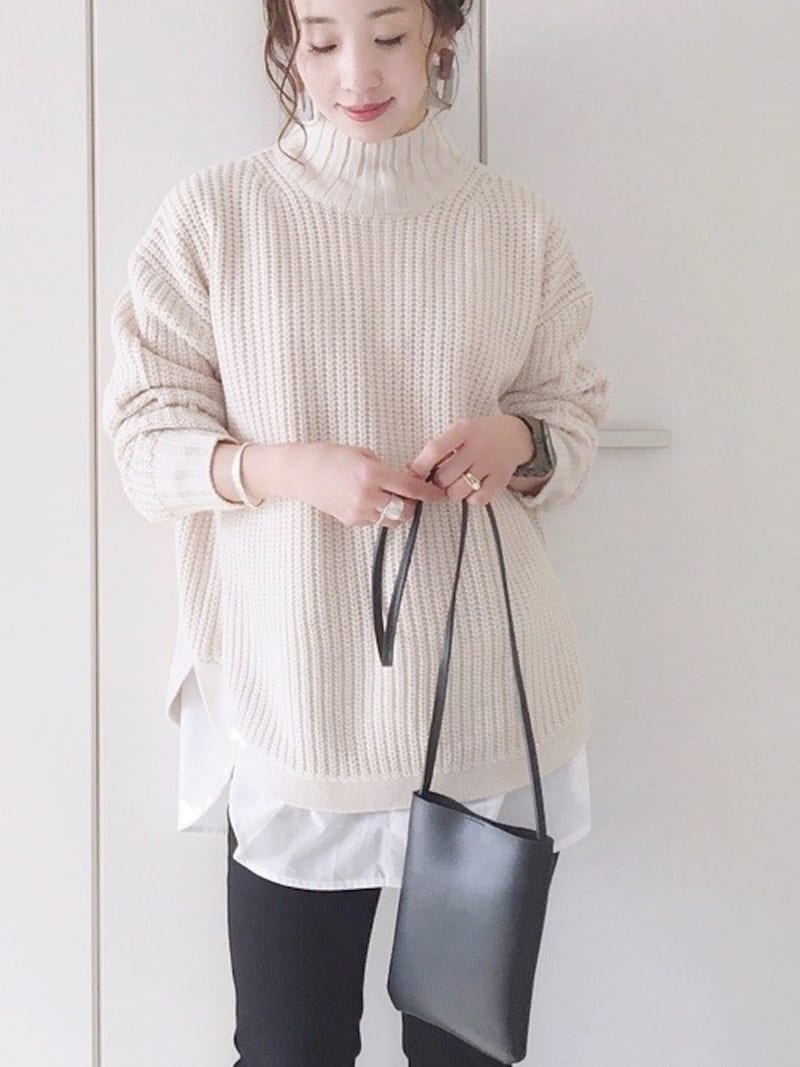 アゼラウンドヘムセーター　出典：WEAR