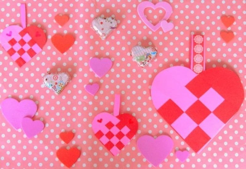 バレンタインラッピング手作り 画用紙のハート飾り