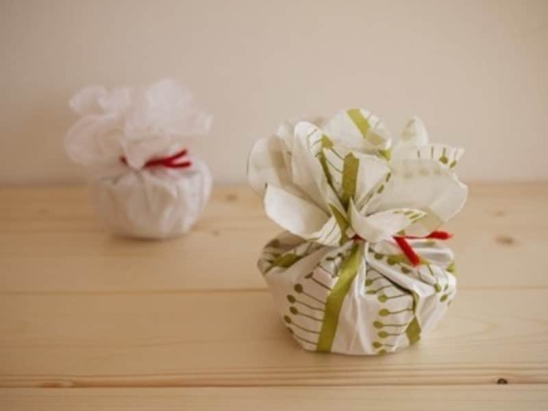 バレンタインラッピング手作り ペーパーナプキンのコロン飾り