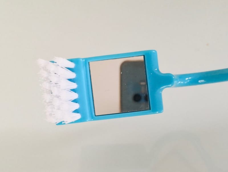 鏡付きトイレブラシ　キャンドゥ100均