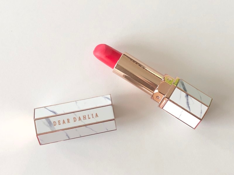ディアダリア,リップパラダイスインテンスサテン,口紅,コーラルピンクリップ