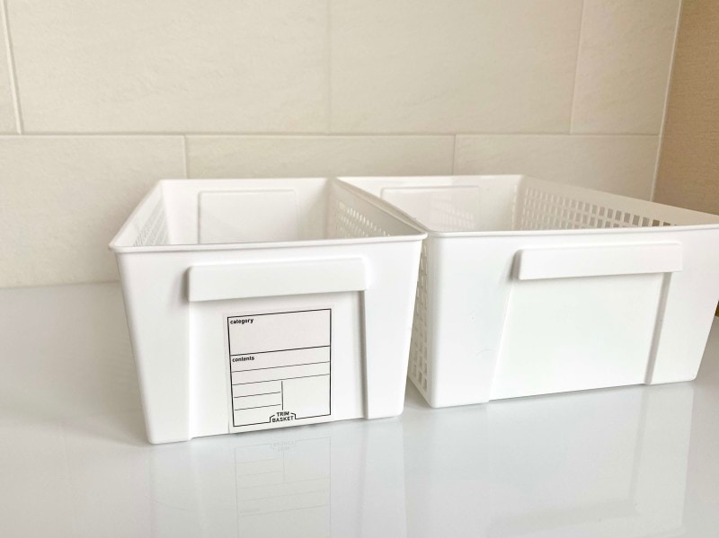 （画像左）表面はおしゃれなラベルあり、（画像右）裏面はラベルなし