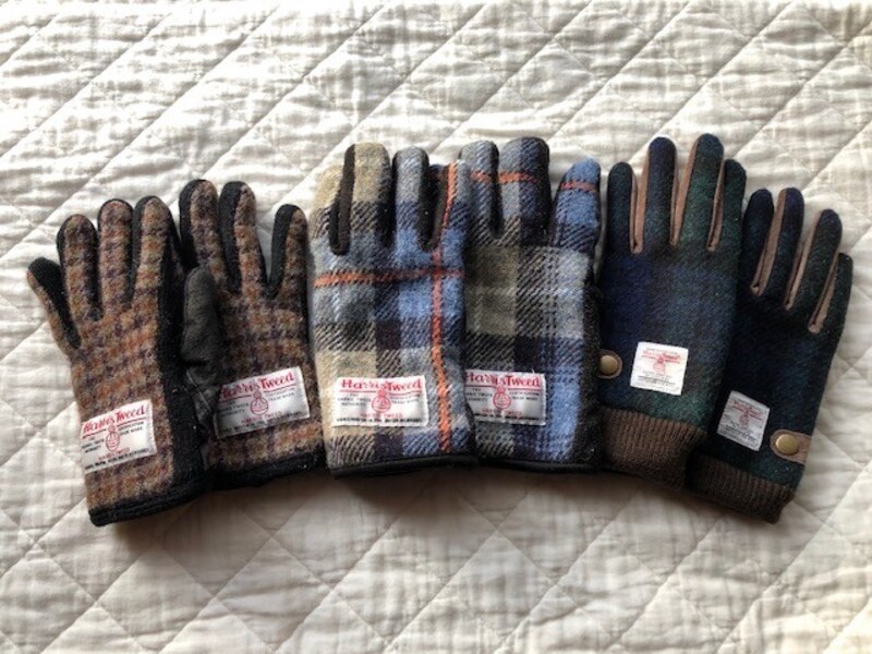我が家の歴代のハリスツイード手袋たち。