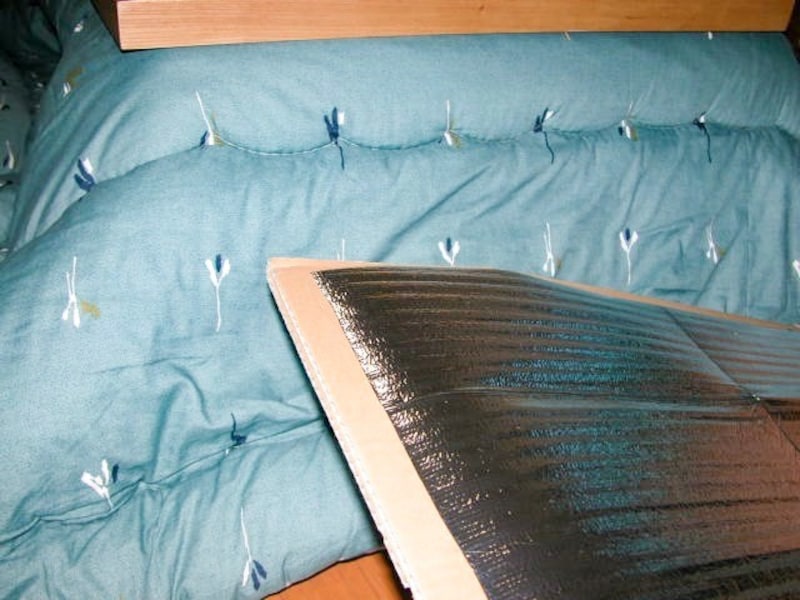 暖房費節約になる段ボールとアルミシート