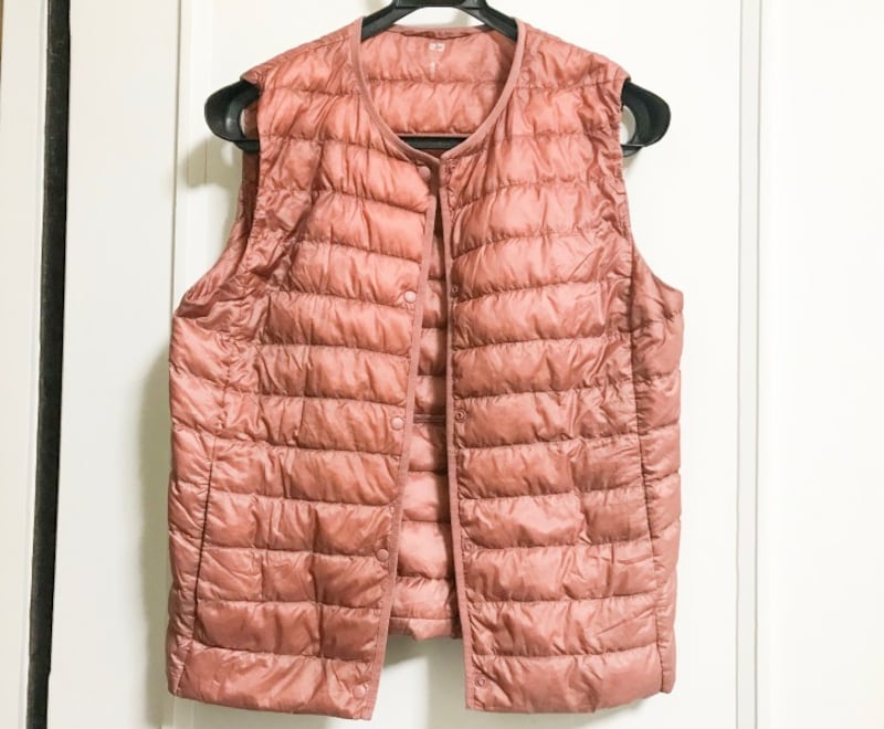 ユニクロのウルトラライトダウンベストで暖房費の節約