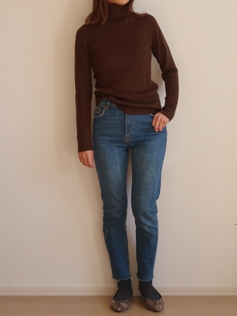 どんなコーデにも応用できる、究極のシンプルさが魅力