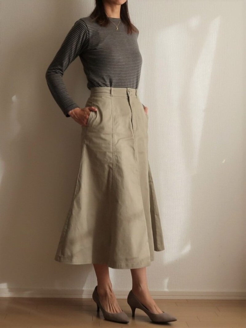 目立たないよう内側にポケットがあるのもシルエットのきれいさに一役買っています