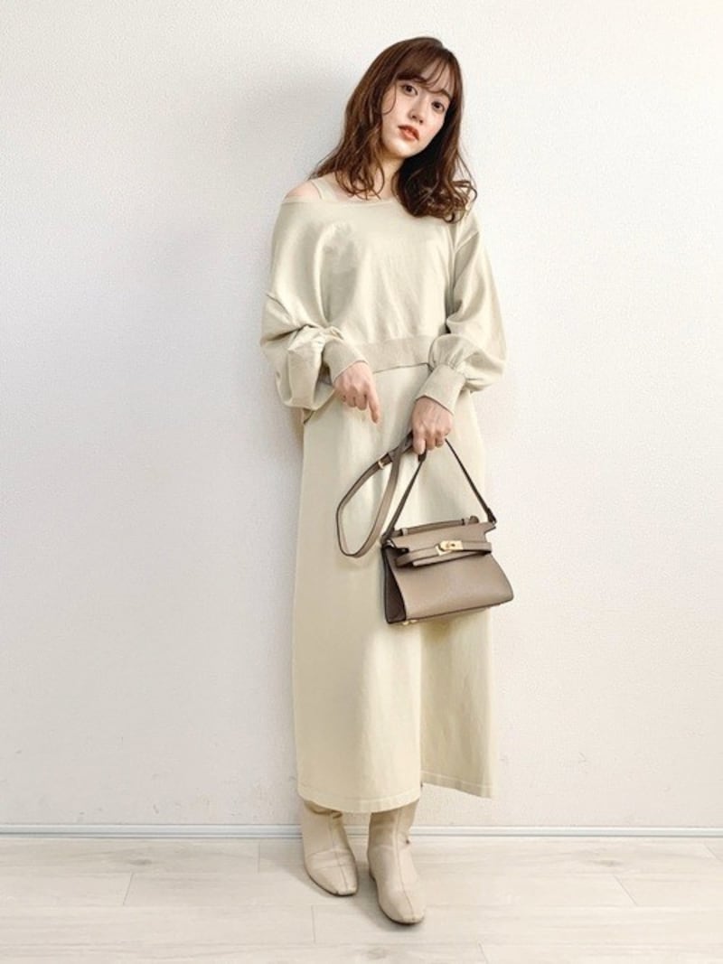 今季のGUプチプラワンピースで簡単に大人な甘めコーデが作れる　出典：WEAR