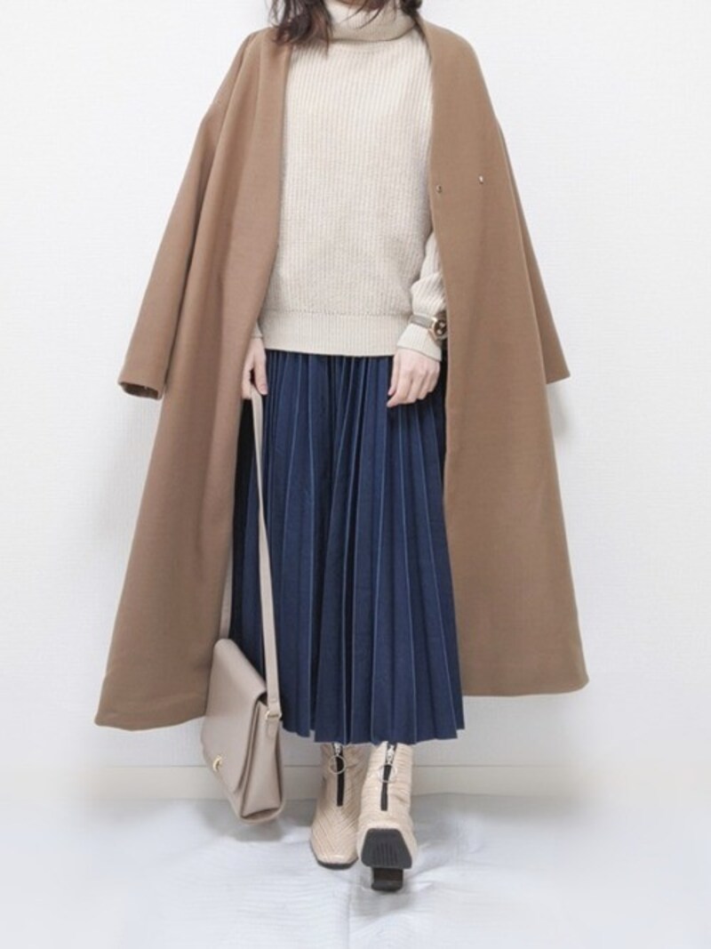 黒ほど重たくならないのもネイビーの魅力　出典：WEAR