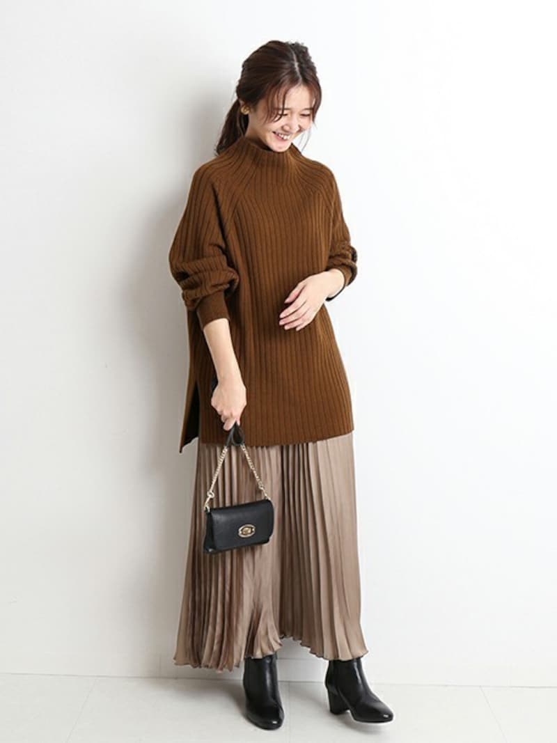 暖かみのあるカラーを合わせると冬らしいコーデに　出典：WEAR